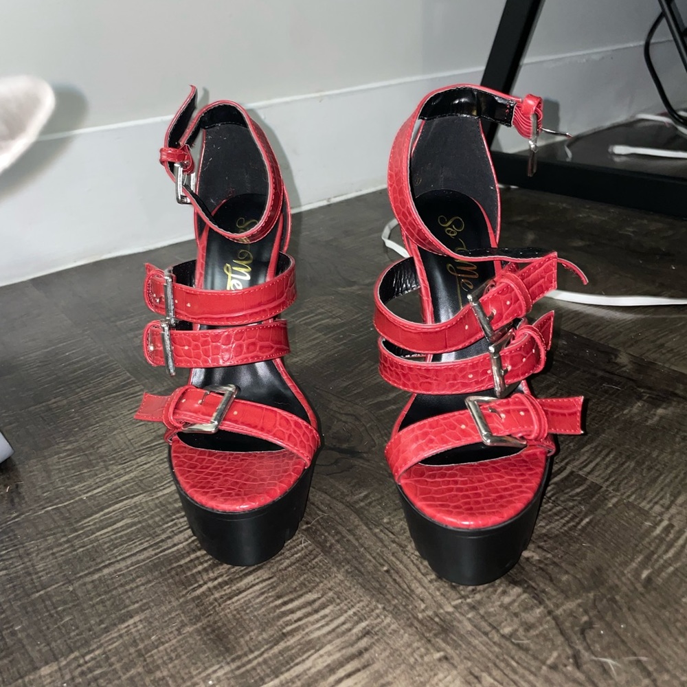 Heels - Picture 2 of 2